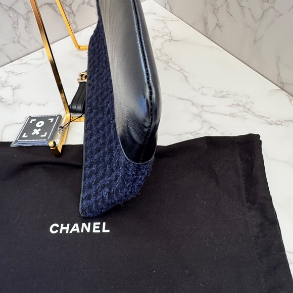 Chanel Gabrielle clutch in quilted tweed and calfskin leather - Picture 12 of 12